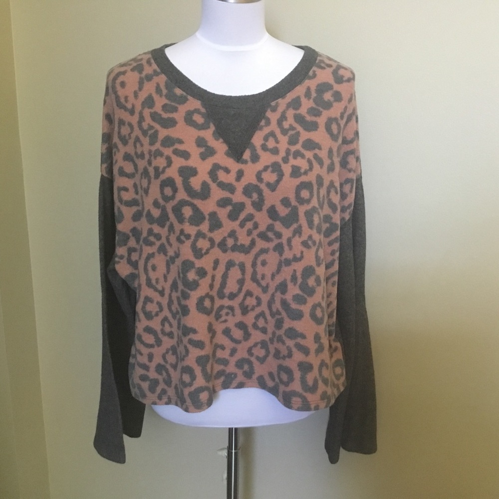 VINTAGE HAVANA pink leopard fleece crop sweatshirt L